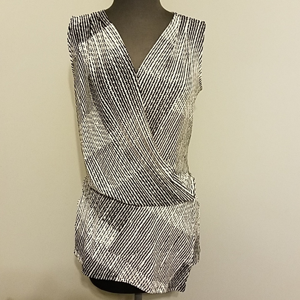 White House/Black Market Top